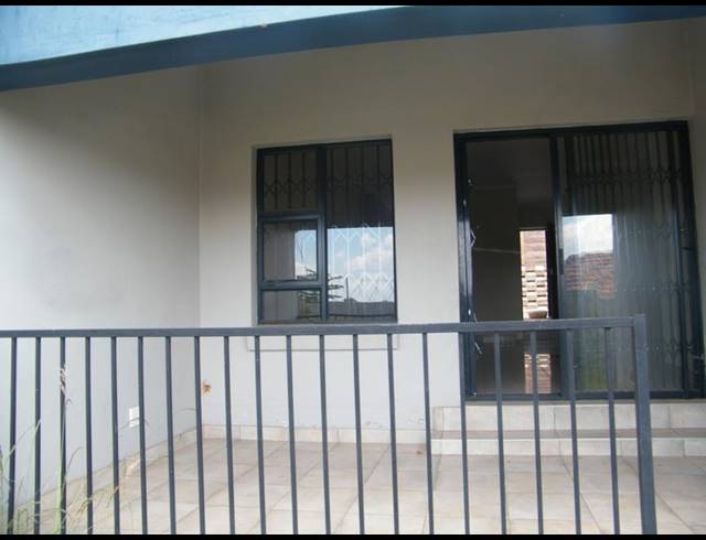 3 BEDROOM TOWNHOUSE FOR SALE IN HEATHERVIEW